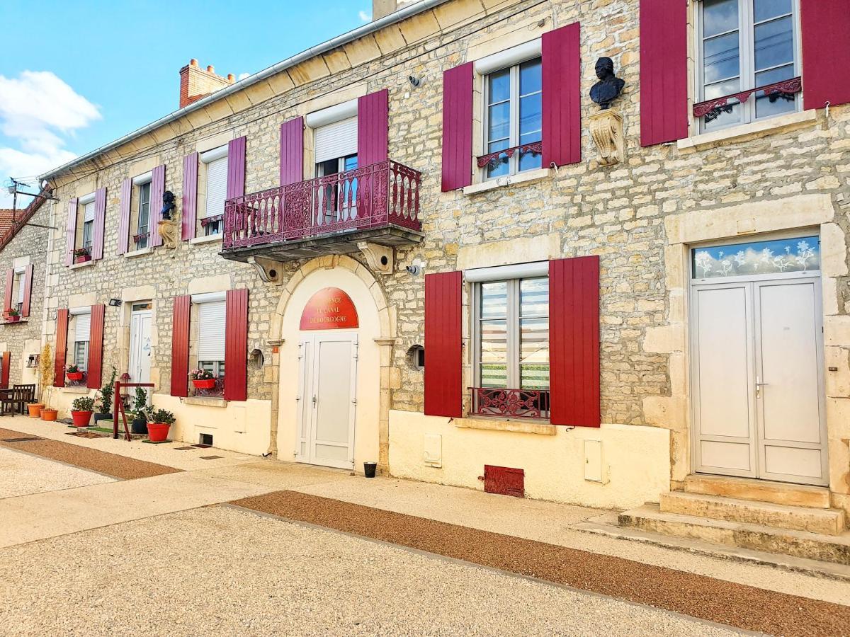 La Residence Du Canal De Bourgogne 몽바르 객실 사진